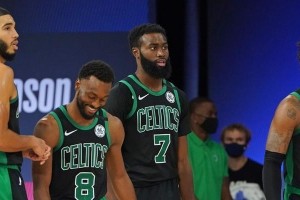 2022年NBA防守效率排行榜发布！（揭秘NBA球队最强防守之秘，巨星们的防守表现如何？）