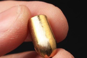 如何正确挂钩子在路亚钓鱼吊坠上（提升钓鱼效果的关键步骤与技巧）