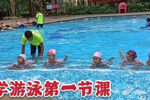 游泳正面漂浮技巧全面解析（轻松掌握正面漂浮的关键要点）