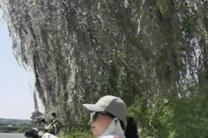 女钓手路亚钓鱼被围观大揭秘（初涉路亚钓鱼的女钓手如何应对被围观？）