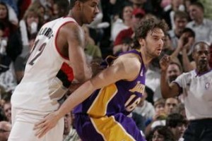 NBA篮球防守猴子偷桃之传奇（如何应对猴子式的防守战术及最佳进攻策略）