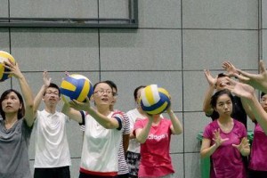 气排球扣球手型动作要领详解（掌握正确手型，提高扣球技术水平）
