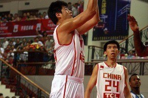 北美篮球防守技巧排名榜（掌握北美篮球防守技巧，成为无法突破的防守巨人）
