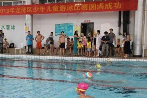 掌握游泳水中翻滚技巧的关键要点（从零基础到熟练掌握，轻松学会游泳水中翻滚技巧）